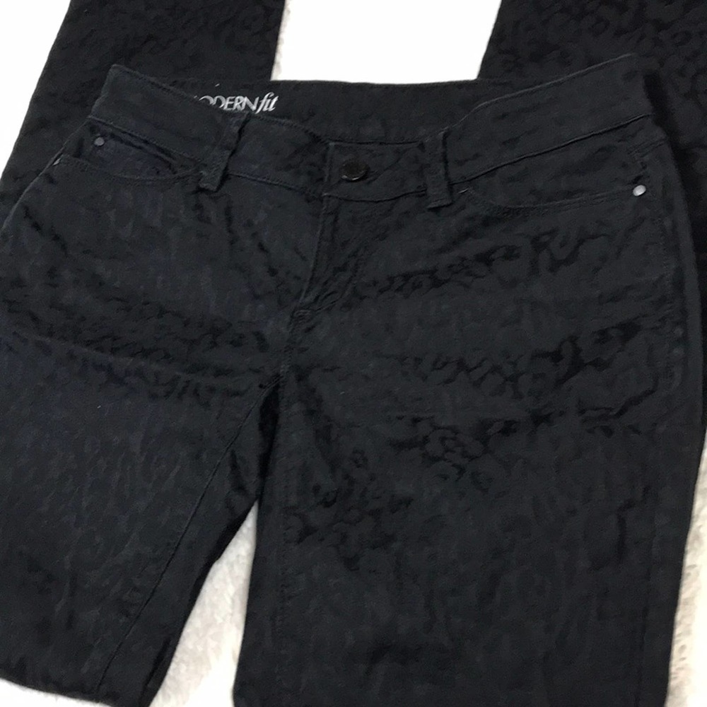 Ann Taylor Modern Fit Black Embossed Animal Print Jean 2P